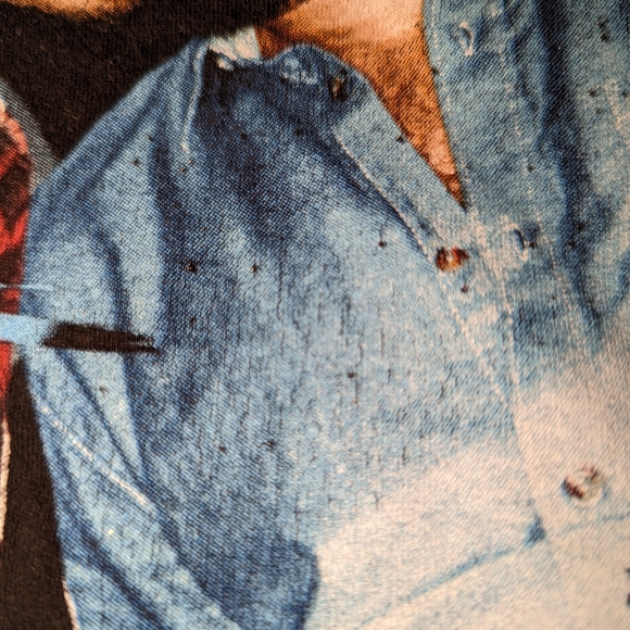 2017 THE CHAINSMOKERS "Memories Do Not Open" Concert Tour (MED) T-Shirt - Picture 3 of 6